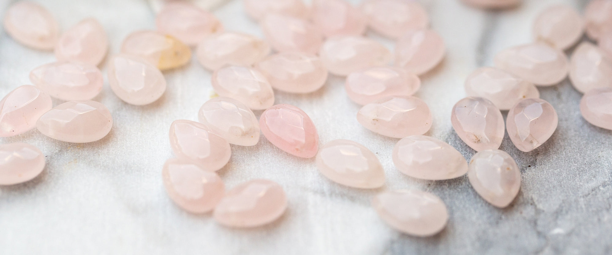 Healing Properties of Rose Quartz & How They Can Help You