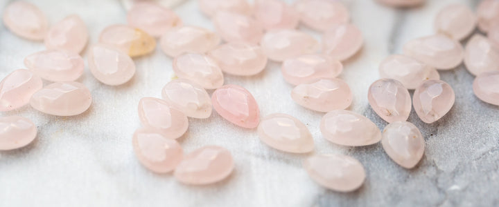 Healing Properties of Rose Quartz & How They Can Help You
