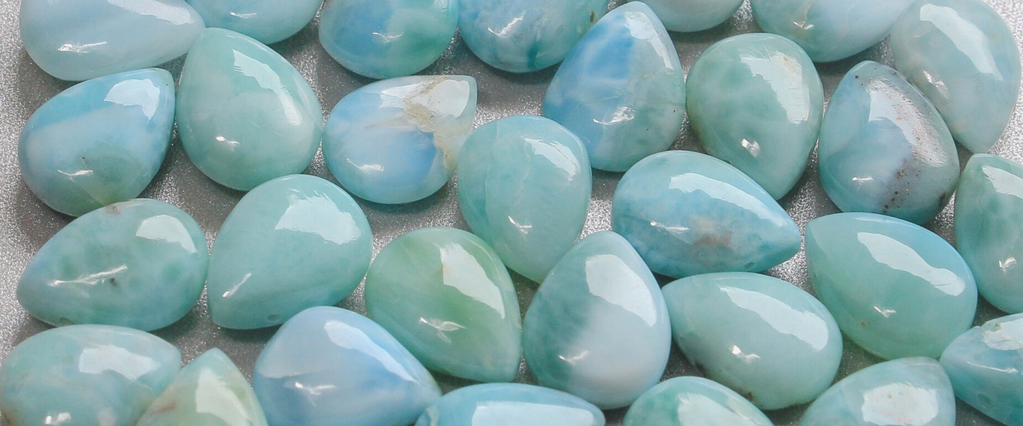 Healing Properties of Larimar: A Soothing Stone