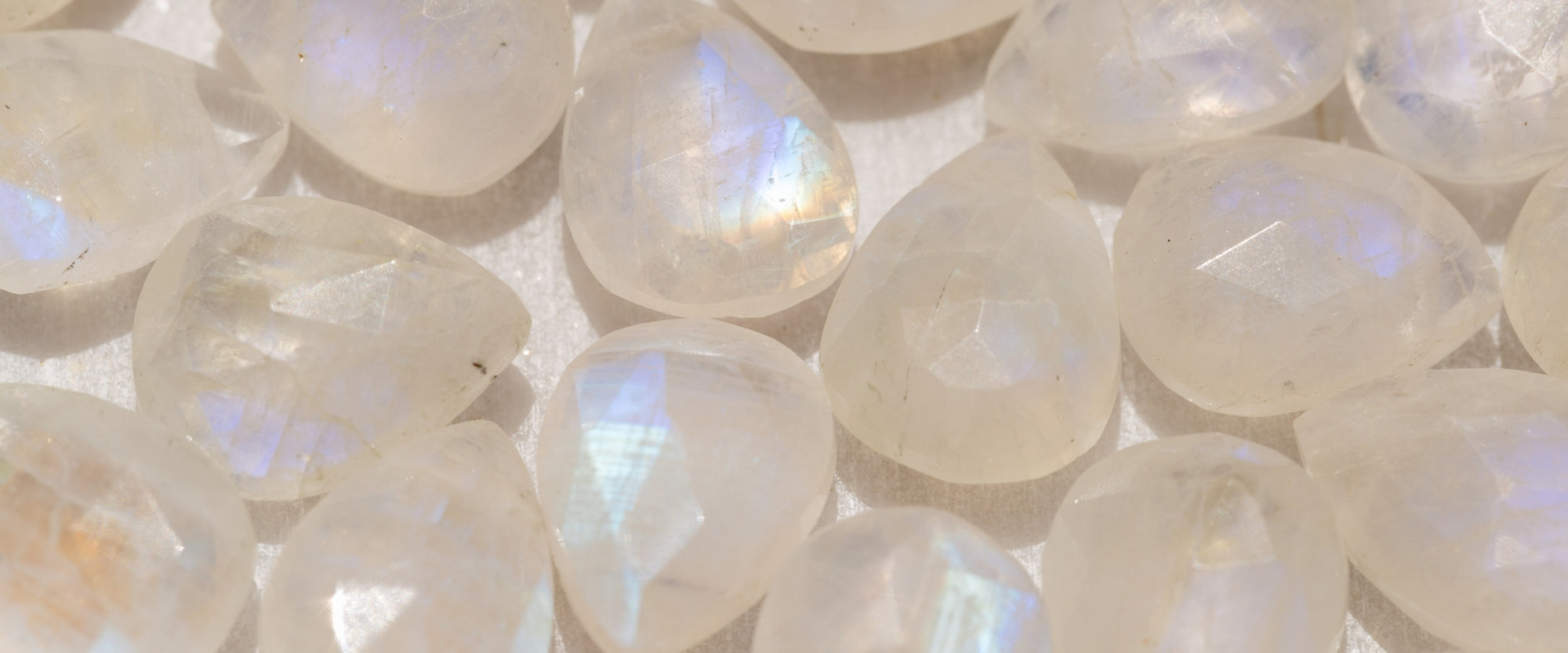 Healing Properties of Moonstone: The Sister Stone