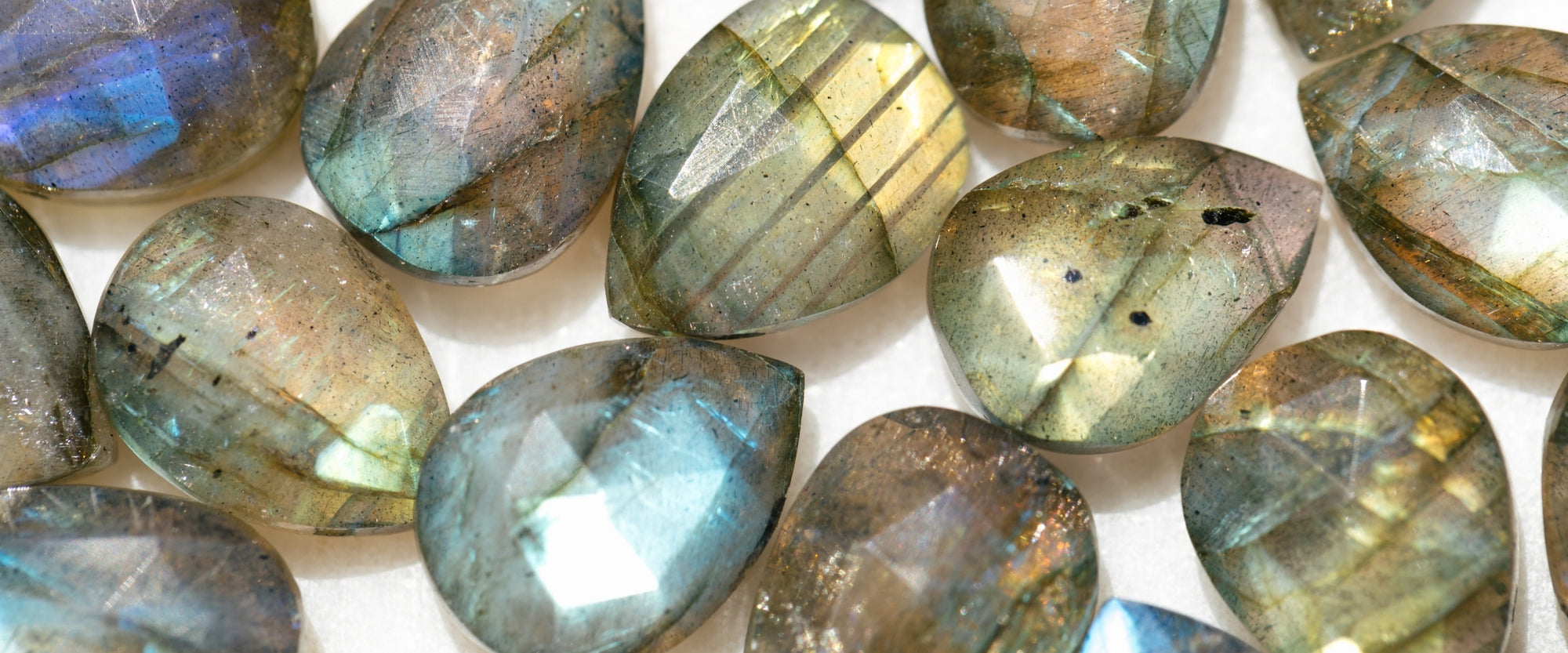 Healing Properties of Labradorite: The Transformer
