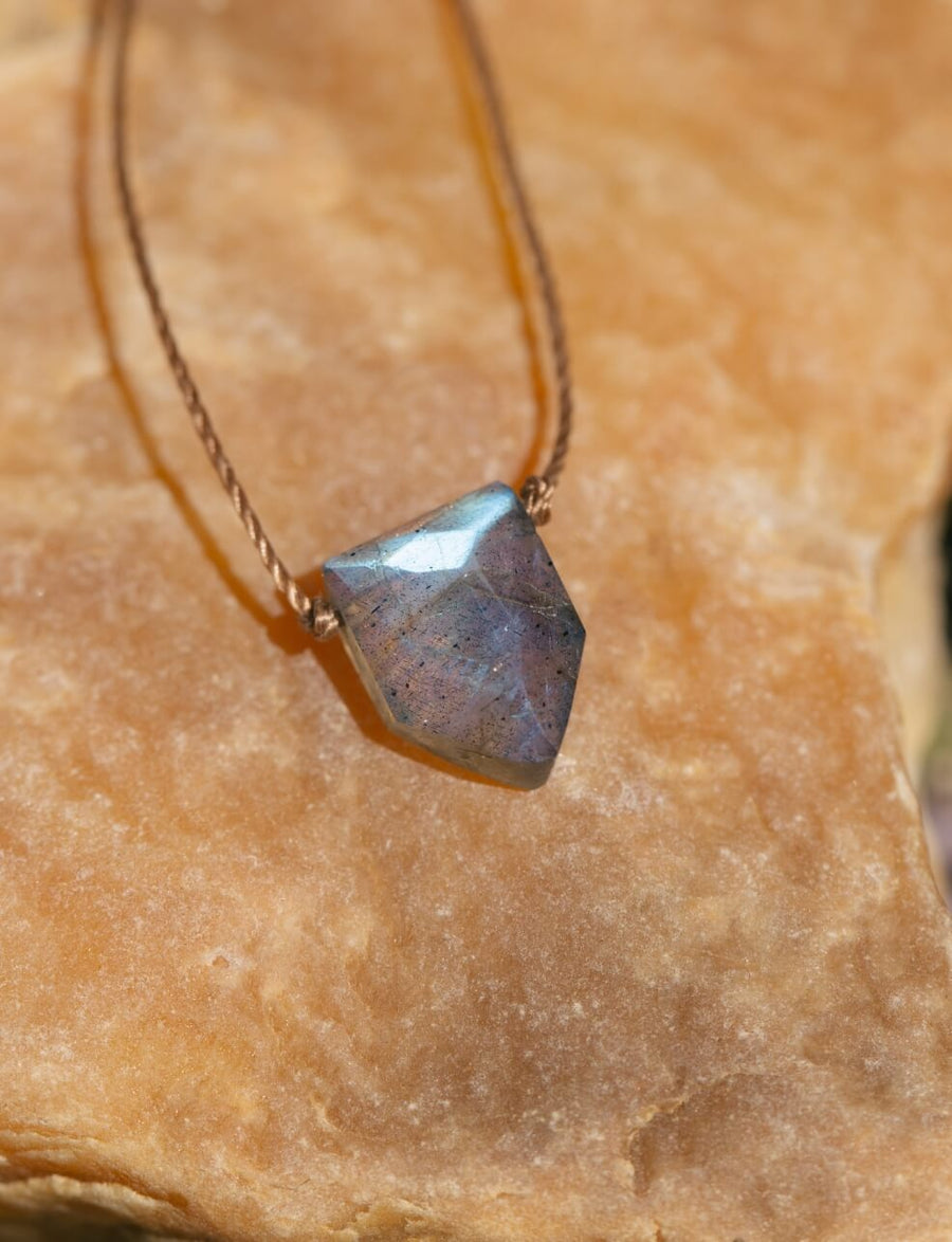 Labradorite Empowering Necklace for Determined To Rise