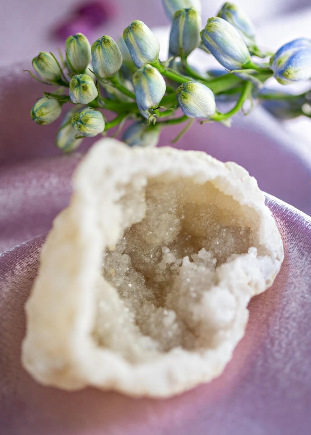 SoulKu - Druzy White Agate Geode for Inner Harmony